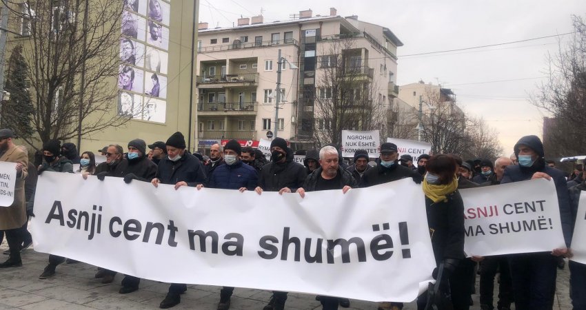 LIVE: 'Asnjë cent ma shumë' Nis protesta kundër shtrenjtimit të rrymës
