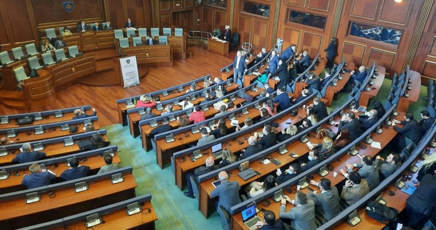 Shtyhet votimi i rezolutës së opozitës për shtrenjtimin e energjisë, s’ka kuorum