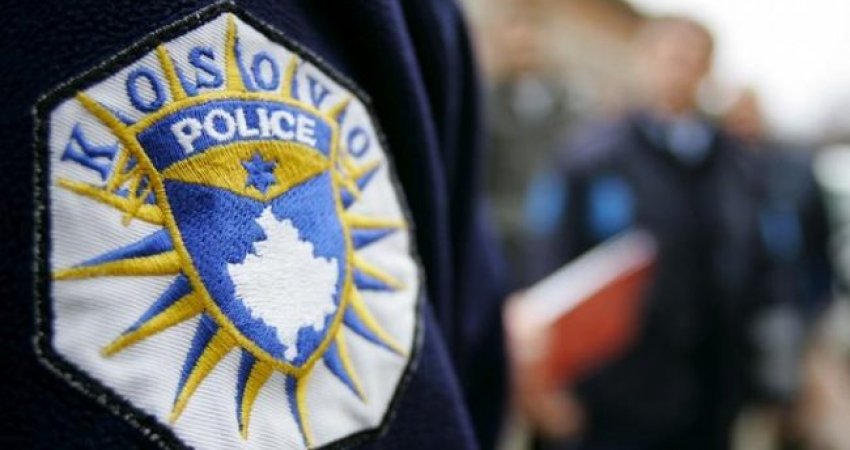 Policia i konfiskon një ‘kallashnikov’ një 17 vjeçarit në Han të Elezit