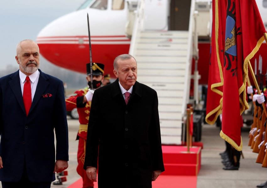 Shtypi grek: Erdogan dhe fantazma e Skënderbeut