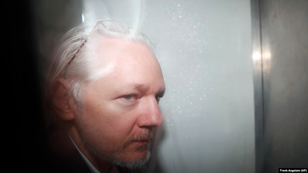 ‘Mund të përballet me 175 vite burg’/ Assange apeloi vendimin për ekstradim në SHBA