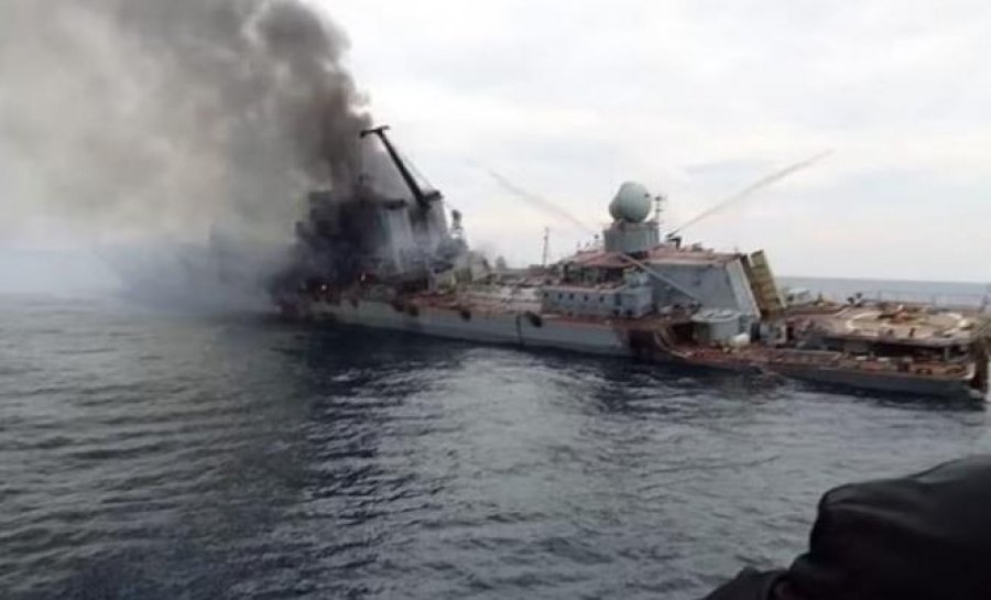 Poshtërohet Putin, flota detare e Rusisë fundos anijen e vet në brigjet e 'Detit të Zi'