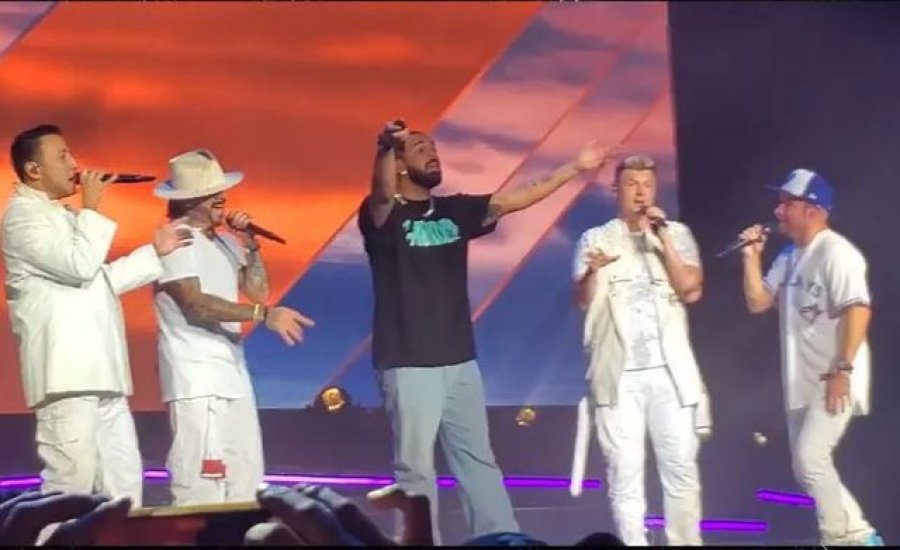 VIDEO/ Drake i bashkohet në skenë Backstreet Boys