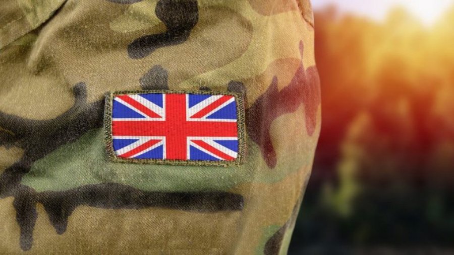 Hakohen llogaritë e ushtrisë britanike në YouTube dhe Twitter