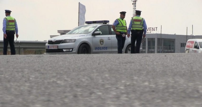 Për gjashtë muaj, policia në Pejë shqiptoi afro 40 mijë tiketa të trafikut
