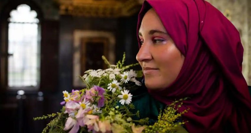 Uellsi emëron gruan e parë myslimane si poete kombëtare