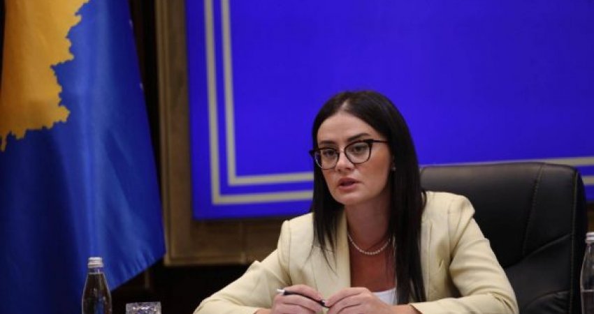 Ish-ministrja e Jashtme: Moskoordinimi për çështje të sigurisë me SHBA-të, na detyron të zmbrapsemi turpshëm përballë Serbisë e Rusisë