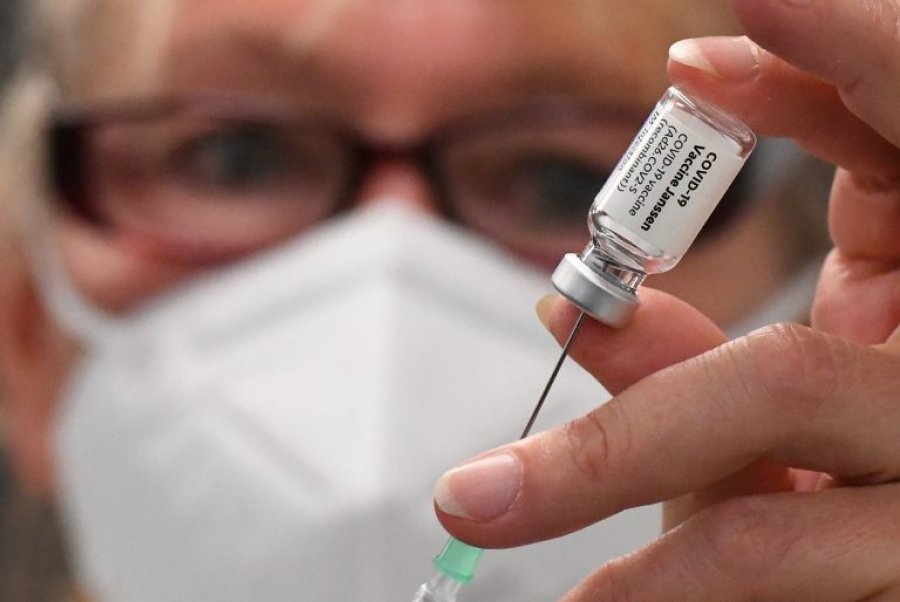 Australia po lejon dozën e katërt të vaksinës për shkak të numrit të madh të pacientëve të shtruar në spital