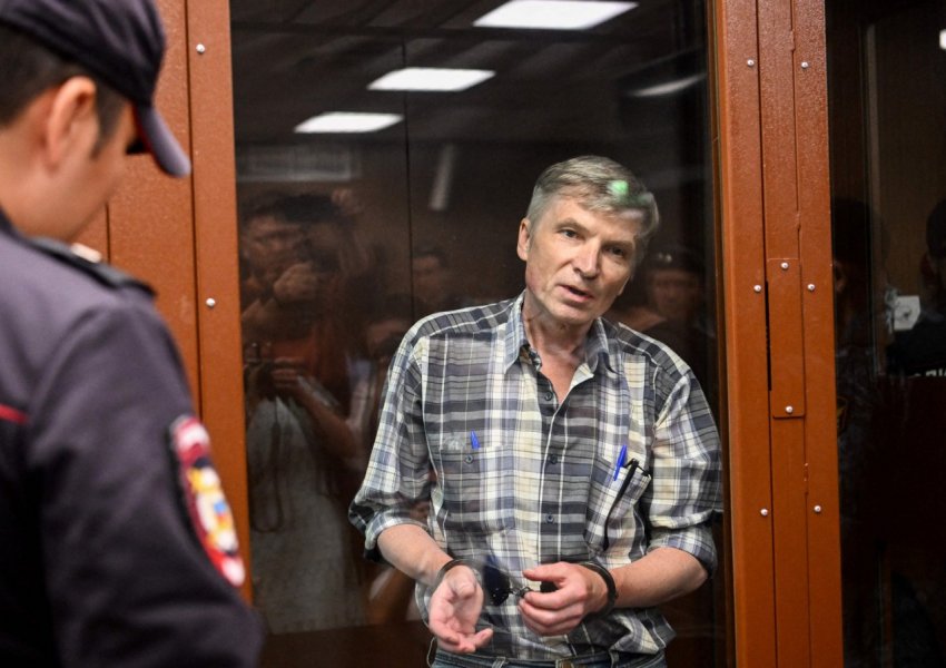 Kritikoi luftën Rusi-Ukrainë, dënohet me 7 vite burg politikani rus