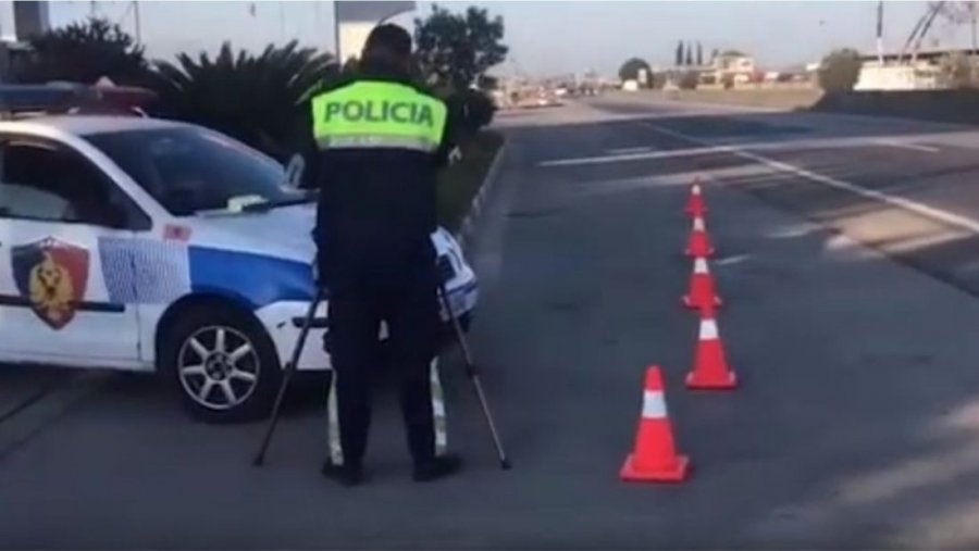 Aksident në Divjakë, makina përplas të moshuarën, 77-vjeçarja transportohet me urgjencë në spital