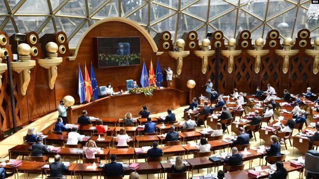  Propozimi francez, të enjten mbahet seanca për miratim në Kuvendin maqedonas