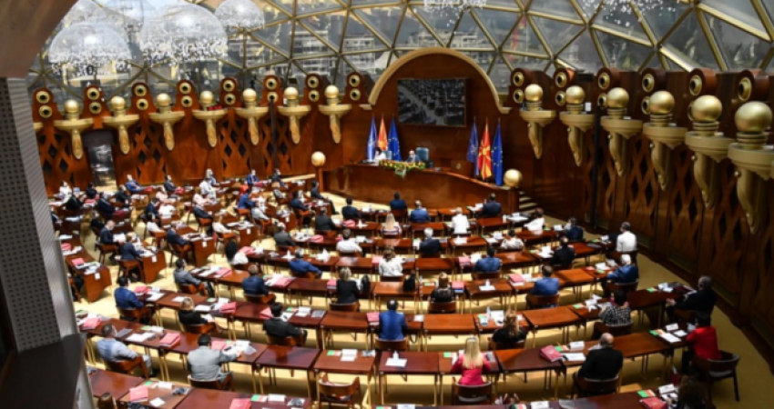 Për propozimin francez, Kuvendi i Maqedonisë së Veriut voton të enjten
