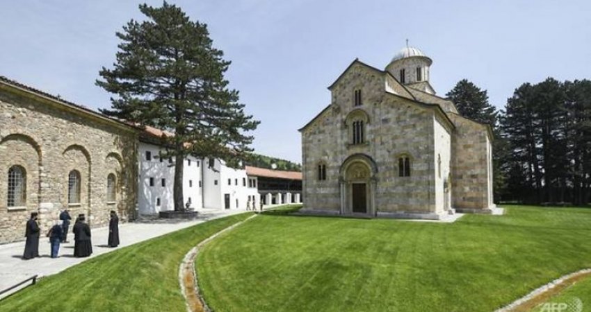 Autoritetet kosovare gabuan me EuropaNostra, ekspertja jep argumentet per Manastirin e Deçanit