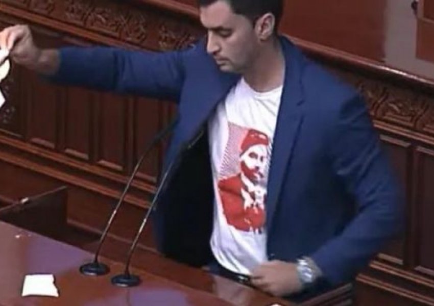 Skandal në parlamentin maqedonas, deputeti i vë flakën propozimit francez 