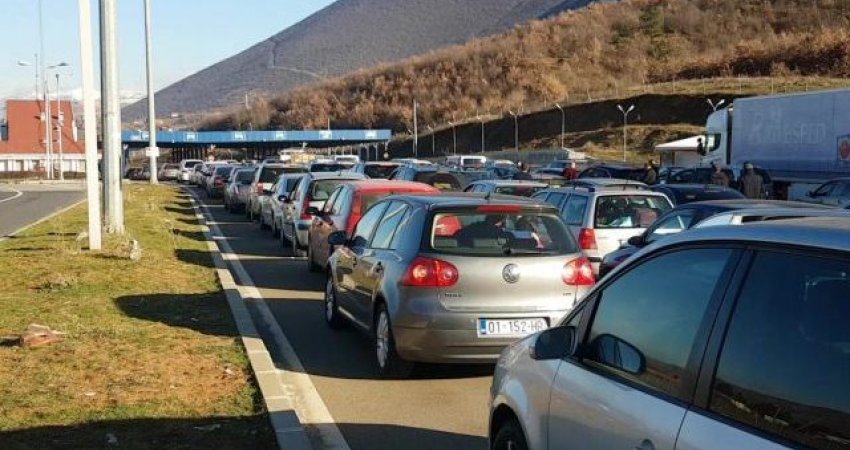 Nuk i ndalin as çmimet, mbi 20 mijë kosovarë për pushime në Shqipëri vetëm brenda dy javësh
