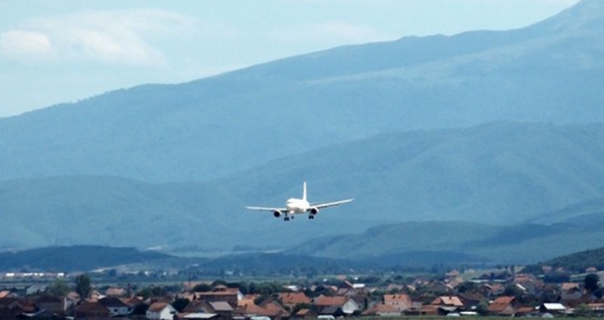 ​Nga Kosova po ikin edhe kontrollorët e trafikut ajror, rrezikohet shërbimi 24 orësh