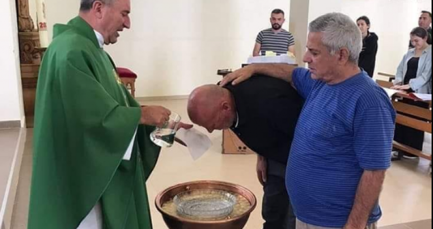 Drenicaku pagëzohet në katolik, e ndërron edhe emrin, reagon hoxha nga Mitrovica