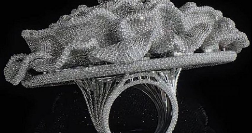 Mbi 24 mijë diamante në një bizhuteri të vetme, unaza fiton Rekordin Botëror 'Guinness'