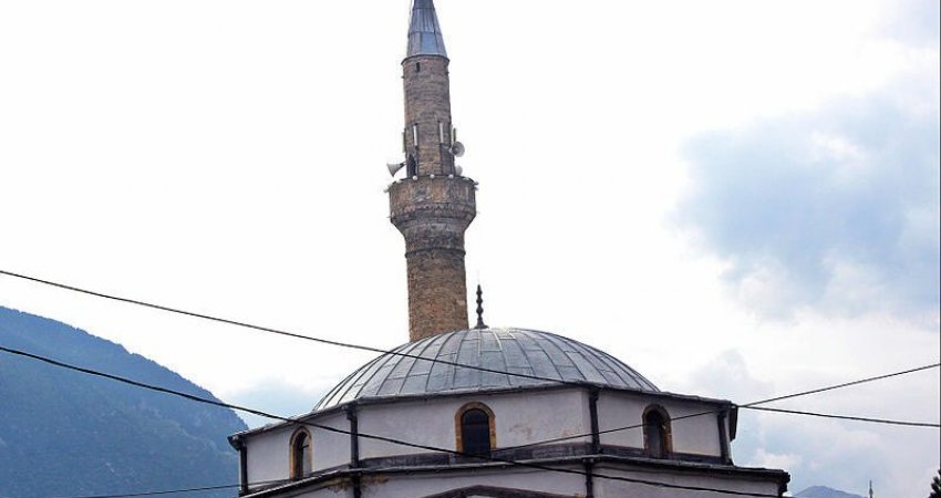 Gjendet pa ndjenja Imami kosovar, u rrah nga disa persona në Xhami!