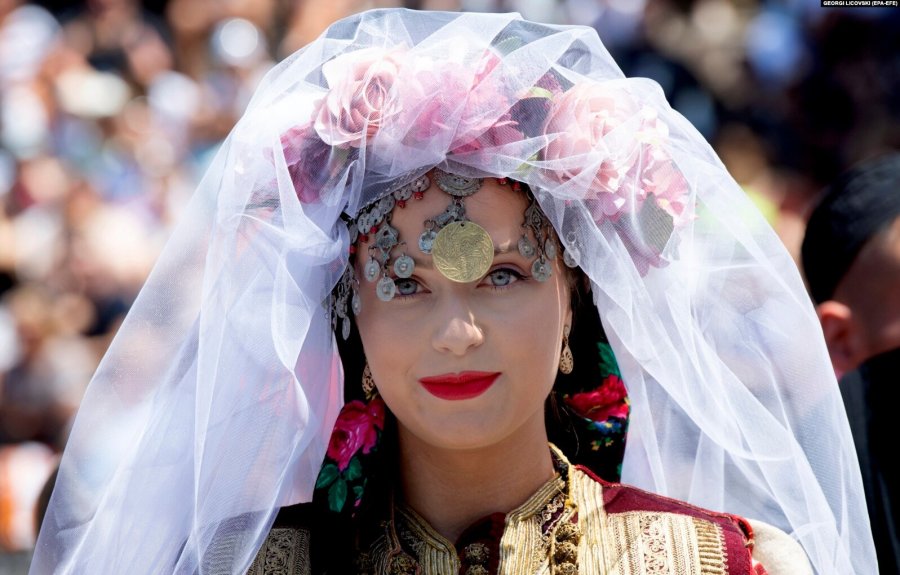 Çifti me fat në Festivalin e Dasmës Tradicionale maqedonase