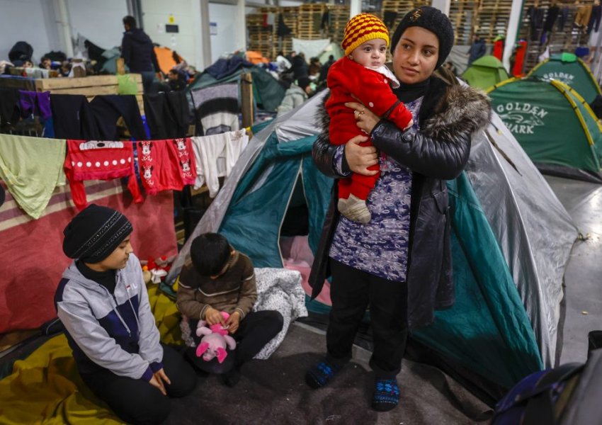 Më shumë se 1000 emigrantë zbarkuan brenda pak orësh në Itali