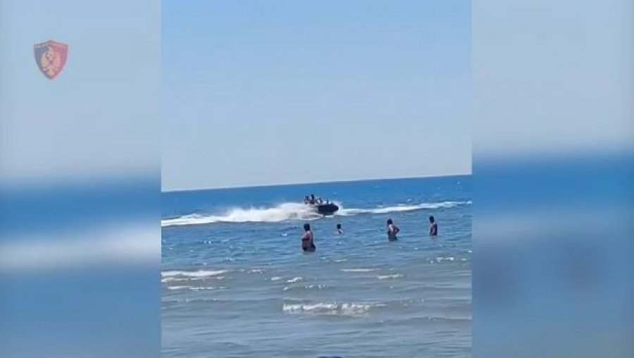 Kryenin manovra të rrezikshme afër bregut të detit, bllokohen dy Jet-Ski në Sarandë