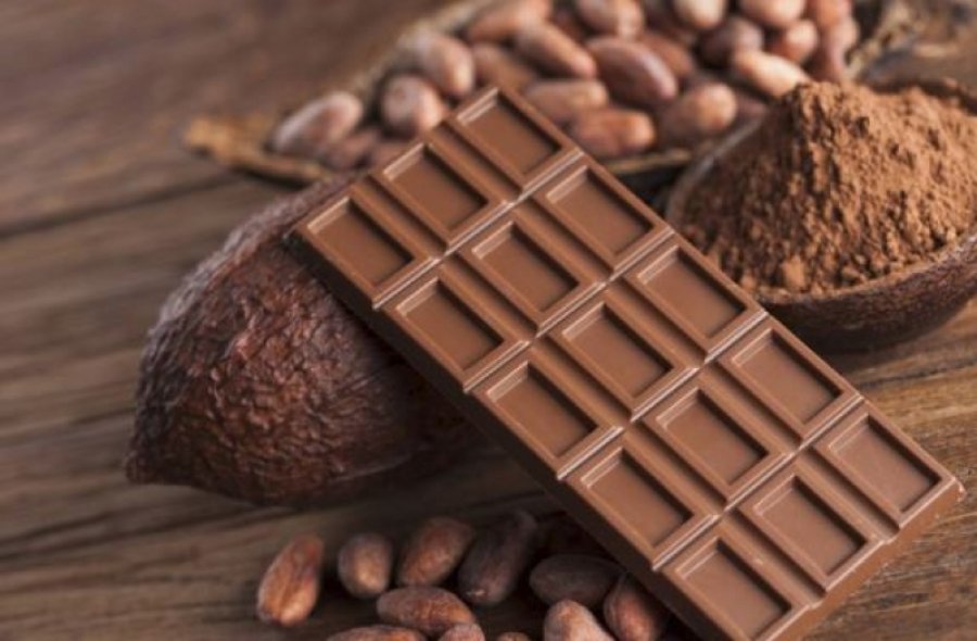 Komsumimi i çokollatës mbron zemrën duke ulur presionin e gjakut