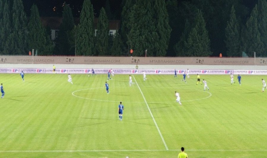Tirana guxon por është e pafuqishme, boshnjakët i japin leksion futbolli!
