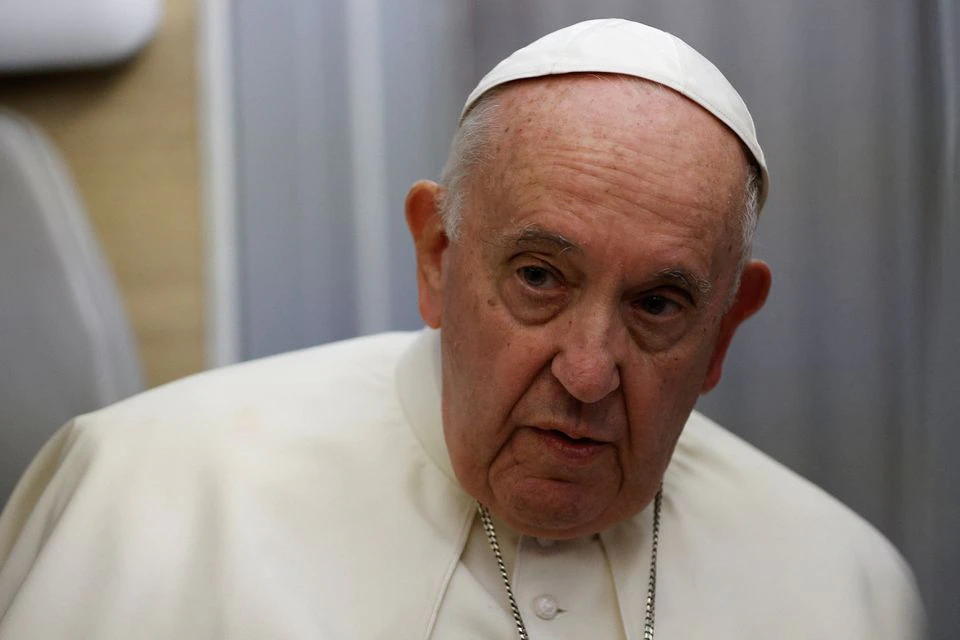 Papa Françesku thotë se me dobësitë dhe moshën, është në fazën e re të papatit