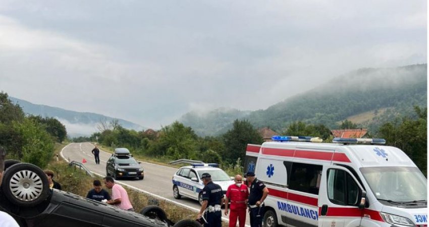 Tre shqiptarë të lënduar në një aksident komunikacioni në Serbi