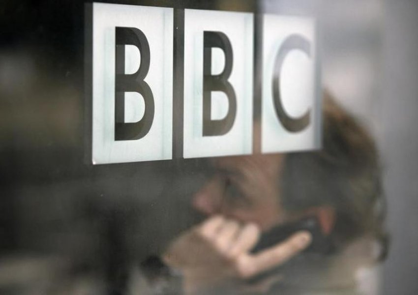 BBC akuzohet se po ‘zhduk gratë’ duke i zëvendësuar me punonjëse transgjinore