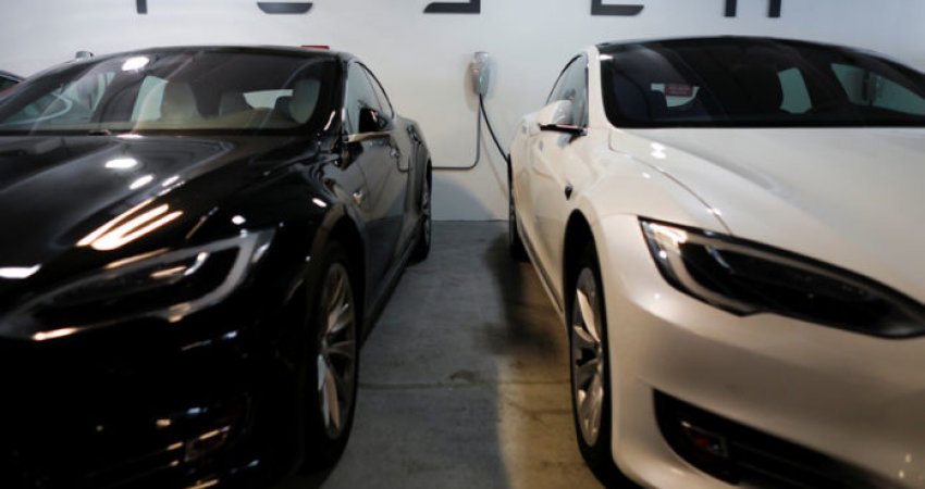 'Tesla' prezanton baterinë që mund të zgjasë deri 100 vjet në veturat elektrike