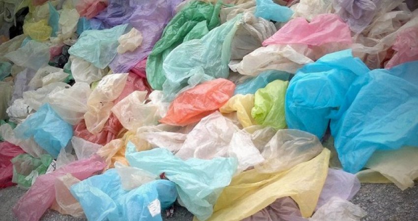 Kosova i largon qeset e plastikës? 
