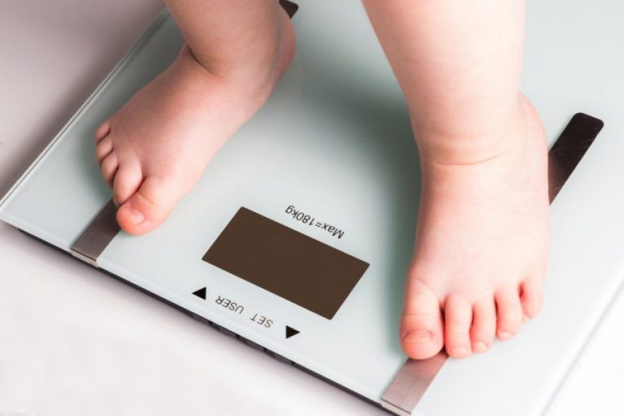 Studimi: Obeziteti tek fëmijët rrit rrezikun e problemeve me zemrën