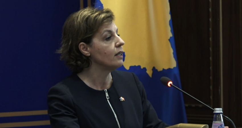 Gërvalla ia sqaron Lajçakut vendimin e Qeverisë: Kosova s’ka shtyrë asgjë, vetem e kemi pauzuar pak vendimin