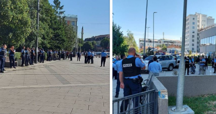 Forca të shumta policore zbarkojnë para Kuvendit të Kosovës, para protestës së veteranëve