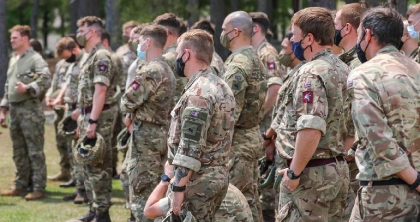 Disa ushtarë britanikë shkaktojnë skandal seksual – nuk do të zbarkojnë në Kosovë