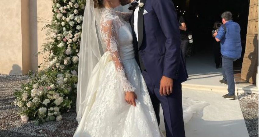 Futbollisti i njohur martohet me modelen italiane