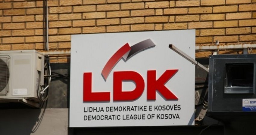  Lidhja Demokratike e Kosovës mban konferencë për media