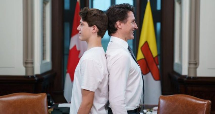 'Dita e Baballarëve': Kryeministri kanadez 'krenohet' me gjatësinë e djalit të tij