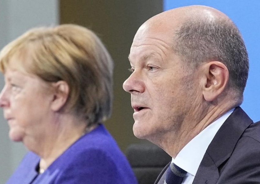 Scholz sulmon paraardhësen Merkel për çështjen e gazit rus