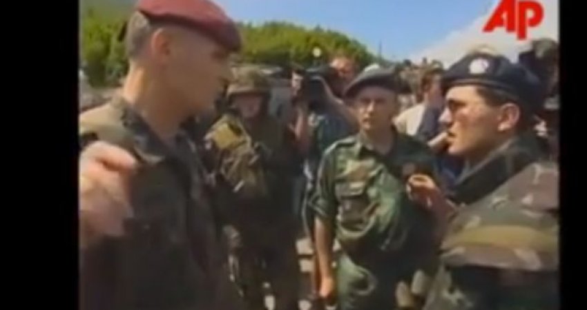 Viti 1999: Momenti kur oficeri gjermanë u jep 30 minuta ultimatum forcave serbe ta lëshojnë Prizrenin