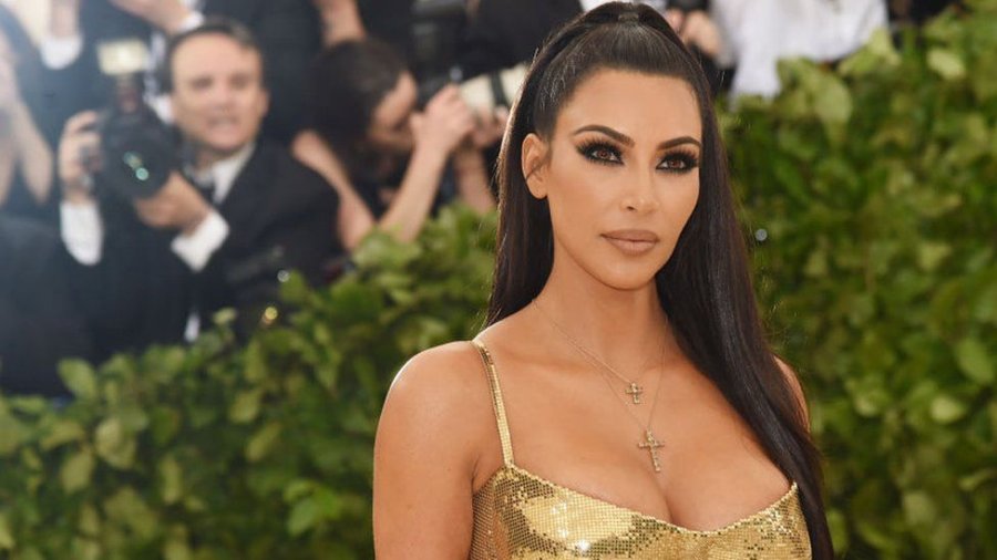 Kim Kardashian ende po lufton me pasiguritë e saj, ja për çarë bëhet jalë
