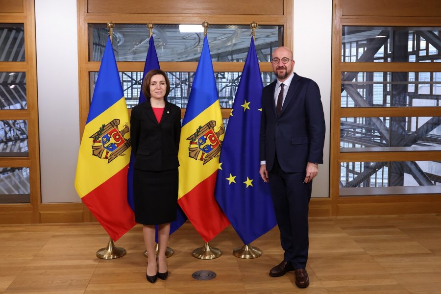 'Mos prisni luftën në Moldavi, por jepini një perspektivë të qartë anëtarësimi në BE'