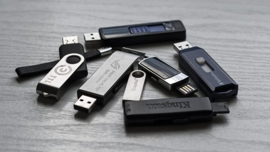 USB humbi me të dhënat personale të 460,000 njerëzve në Japoni