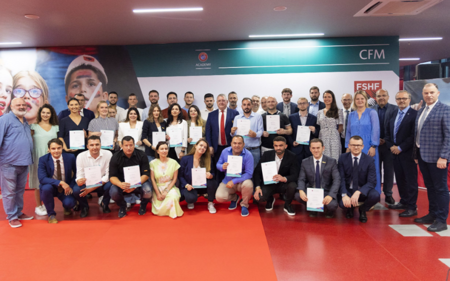 Edicioni shqiptar i UEFA CFM, një histori suksesi! Shpërndahen diplomat për pjesëmarrësit