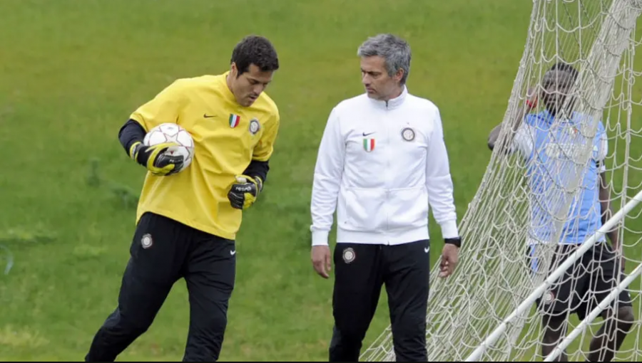 Julio Cesar tregon si e bindi Mourinho të ndryshonte ngjyrën e fanellës