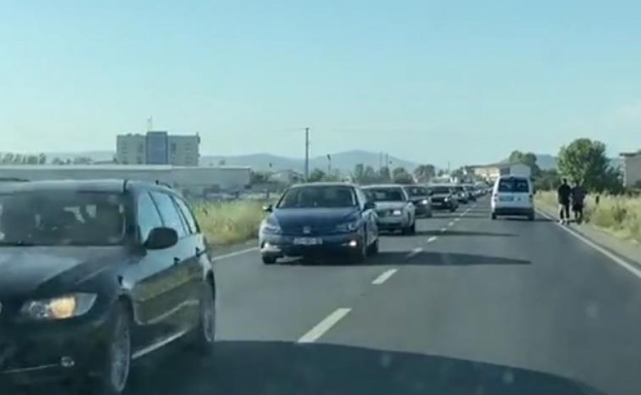 VIDEOLAJM/ Trafik i rënduar në aksin Lezhë - Milot