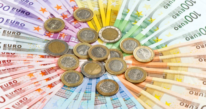 Euro kap nivelin më të ulët që prej vitit 2008 në Shqipëri