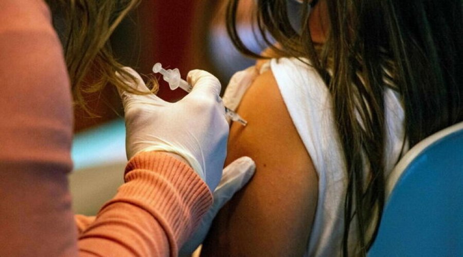 Covid, Pfizer dhe BioNTech, krijojnë vaksinën universale, testimi tek njerëzit në vjeshtë
